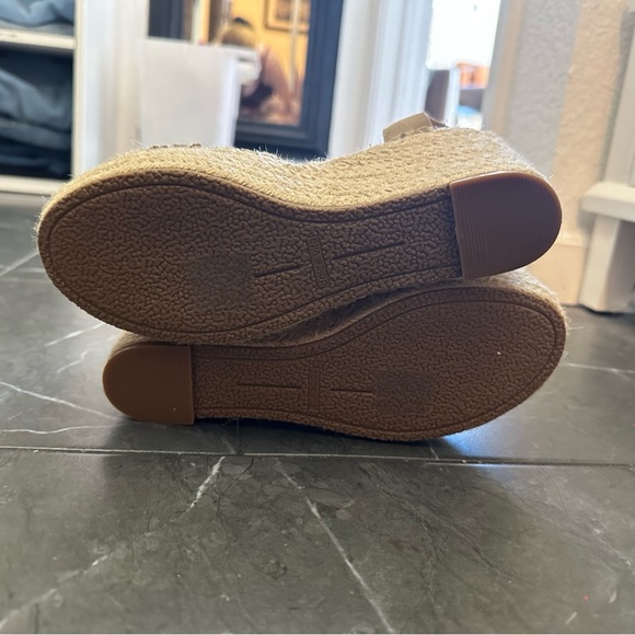Never worn dolce vita “the Shayla” espadrille wedges size 7 - Picture 4 of 5